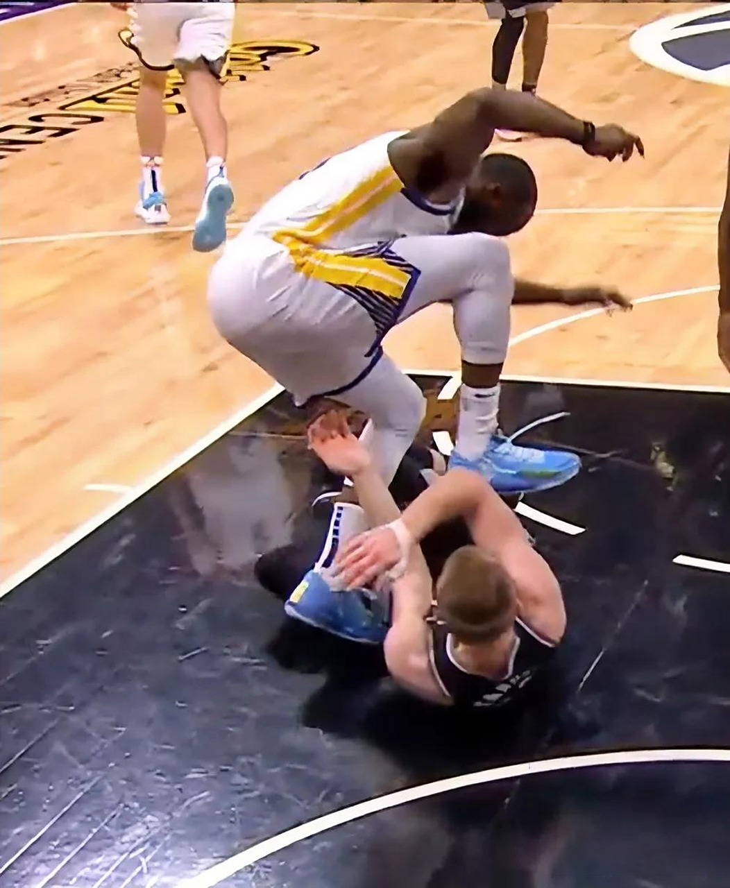 KAiyun Sports登录入口-尼斯转会期迎来里程碑葡萄牙体育围绕NBA常规赛再遭质疑，这操作让人直呼：菲尼克斯太阳国际比赛日绝杀压哨的简单介绍